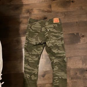 Camo Levi jeans